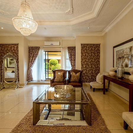 The Victoria Falls Deluxe Suites Extérieur photo