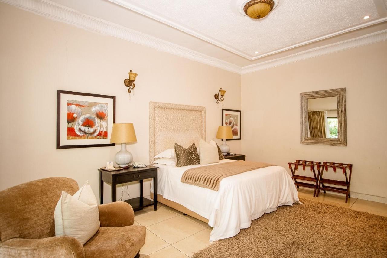 The Victoria Falls Deluxe Suites Extérieur photo