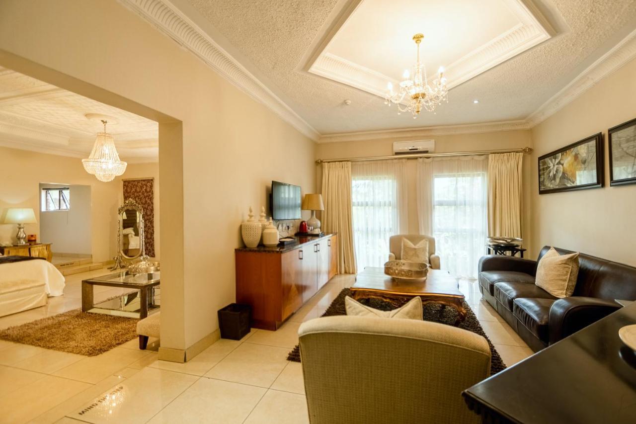The Victoria Falls Deluxe Suites Extérieur photo