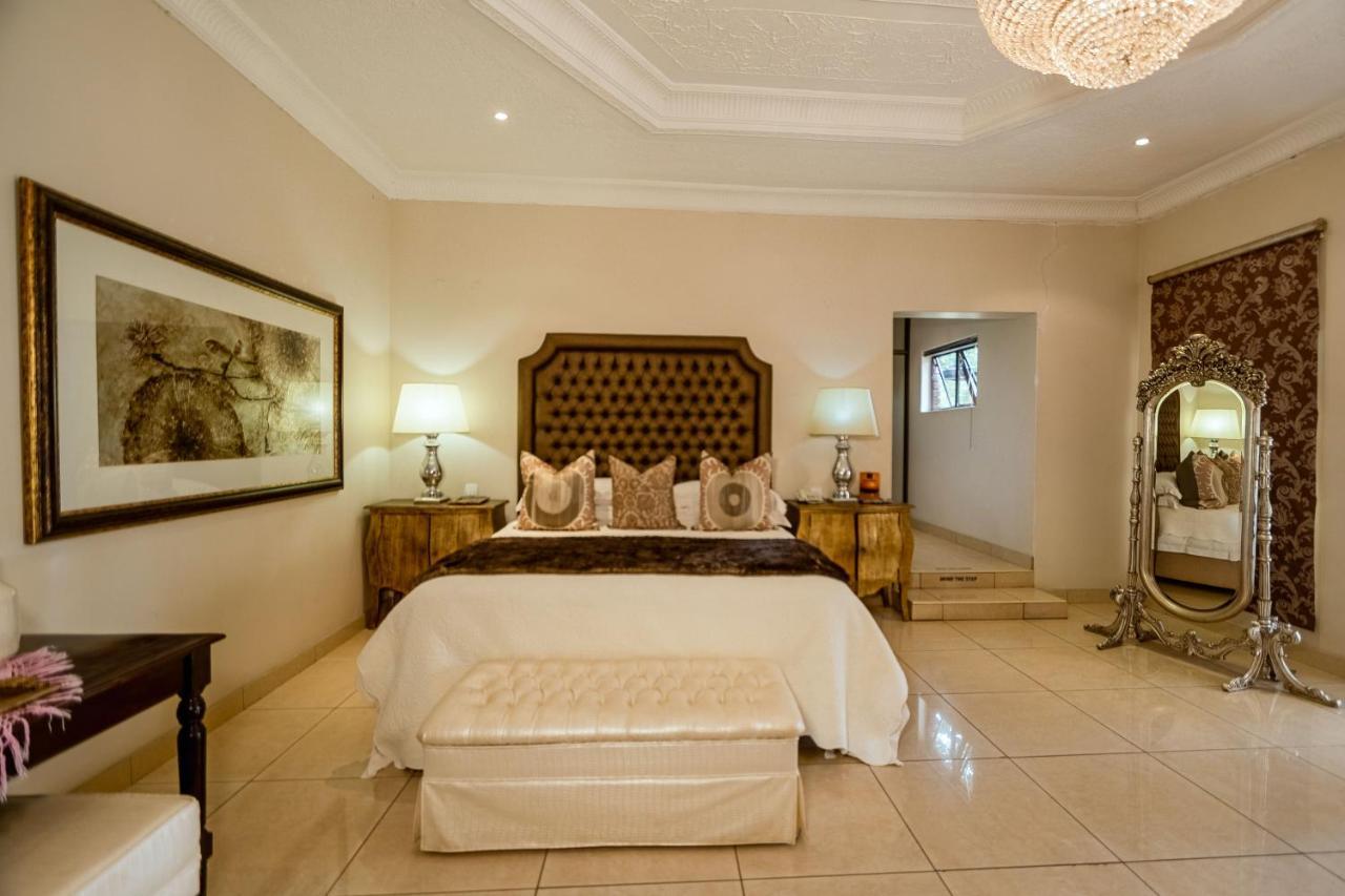 The Victoria Falls Deluxe Suites Extérieur photo