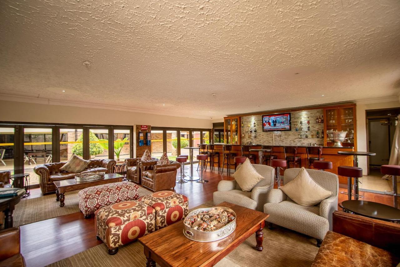 The Victoria Falls Deluxe Suites Extérieur photo