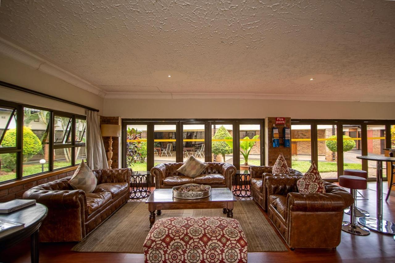 The Victoria Falls Deluxe Suites Extérieur photo
