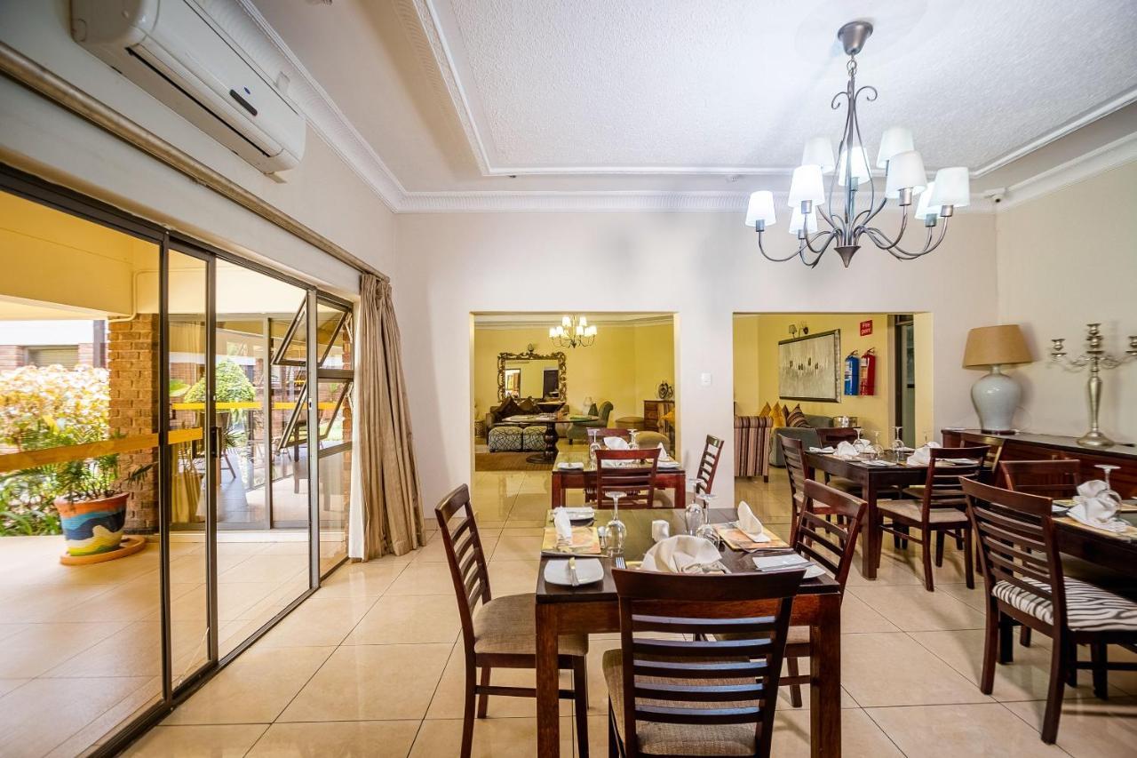 The Victoria Falls Deluxe Suites Extérieur photo