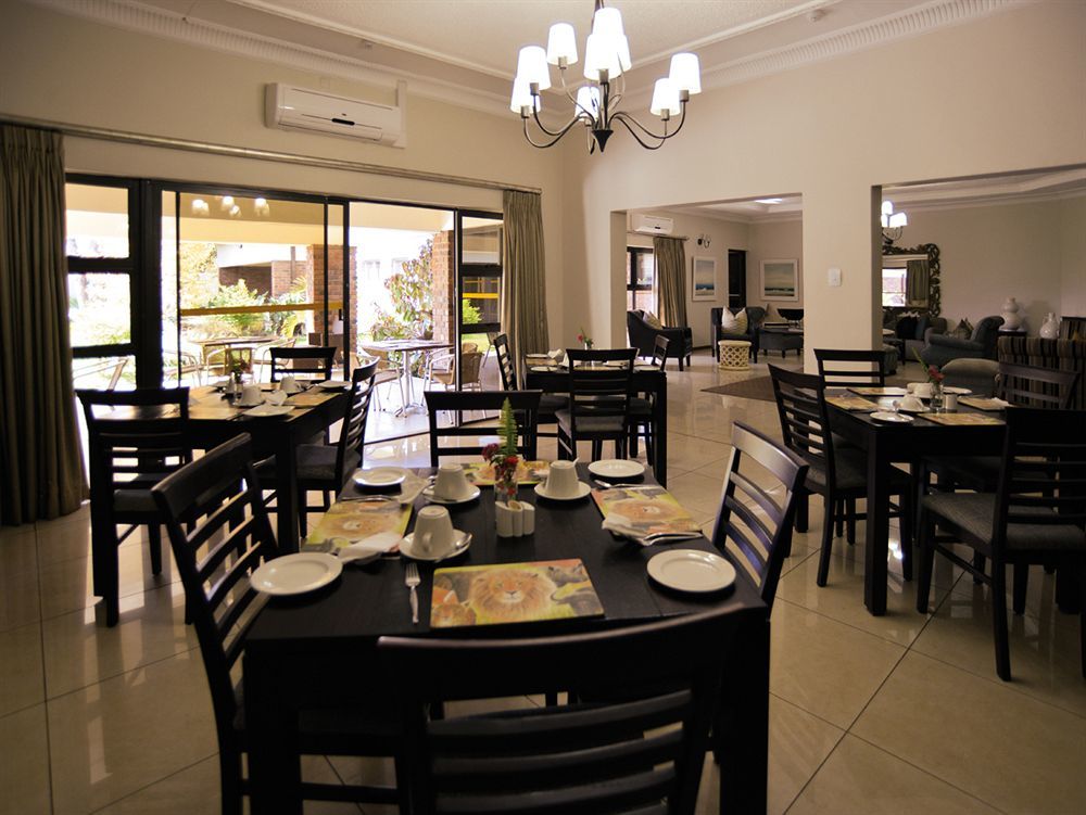 The Victoria Falls Deluxe Suites Extérieur photo