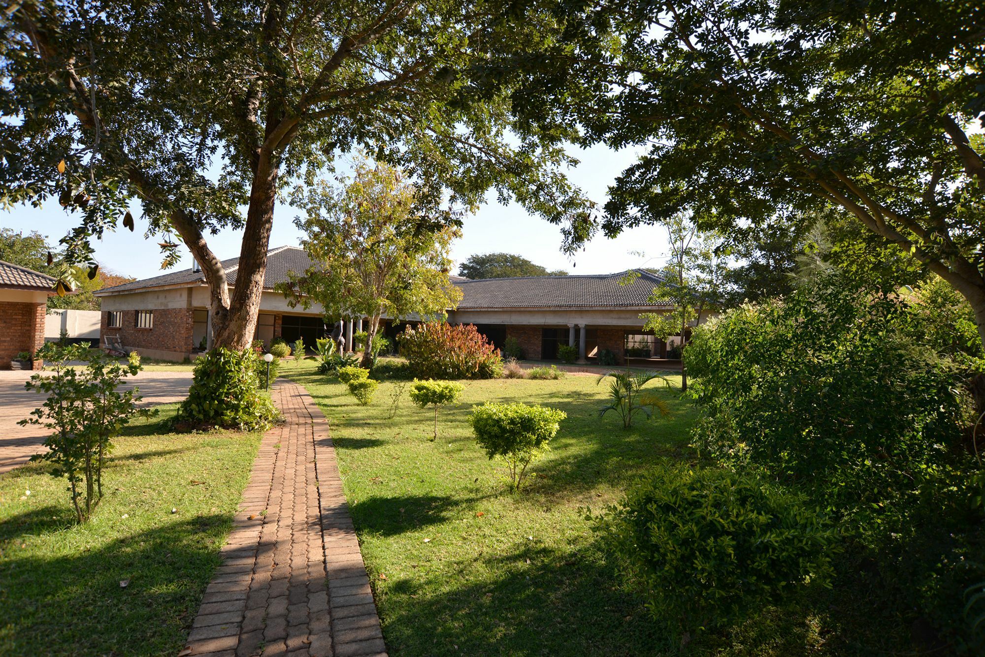 The Victoria Falls Deluxe Suites Extérieur photo